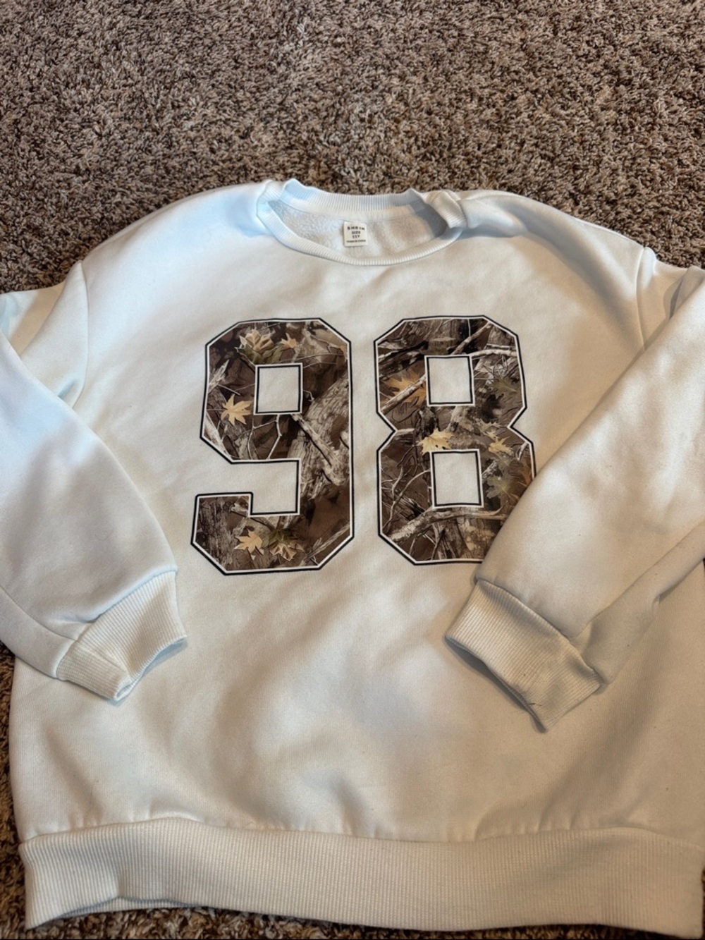 SHEIN White Crewneck Sweatshirt with Camo '98' Graphic